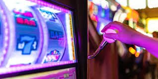 Bangladesh mobile players reading the 700bet apk wheel games guide on Android